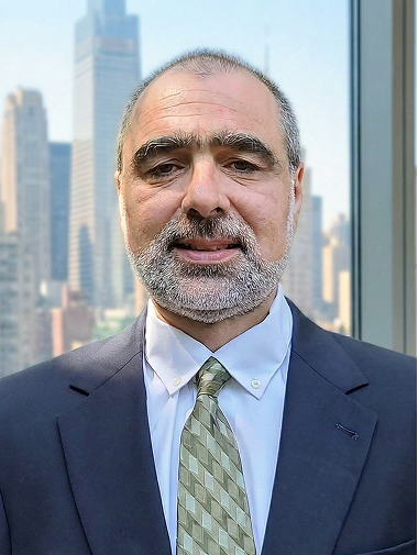 Ian Mensik 변호사